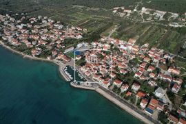 Zadar, Diklo - tipična dalmatinska kuća 120m2 u blizini mora! 255000€, Zadar, Ev