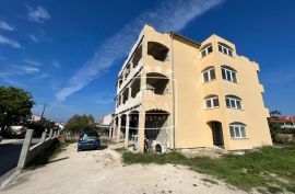 Zadar - zgrada 770m2 roh bau 10 stambenih jedinica! 310000€, Zadar, Famiglia