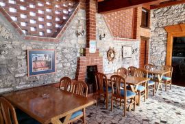 Istra - Banjole - Kuća s restoranom BLIZU MORA!, Medulin, Kuća