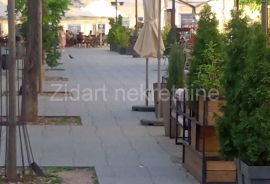 Zemun, centar, Magistratski trgo, lokal 40m2, pešačka zona, Zemun, العقارات التجارية