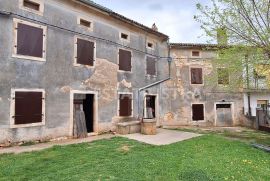 Istarska starina - tri kuće u nizu, Marčana, Casa