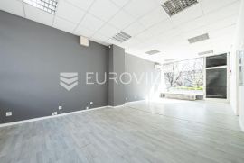 Zagreb, Kruge, poslovni prostor / ulični lokal 65 m2, Zagreb, Propiedad comercial