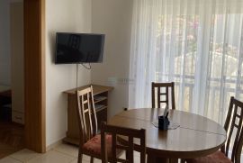 Kuća prodaja ČIOVO sa 7 apartmana i grijanim bazenom 150 m od mora, Trogir, Maison