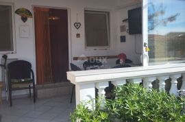 OTOK VIR -Šarmantni apartman na otoku Viru: Idealno mjesto za vaš odmor uz more, Privlaka, Appartement