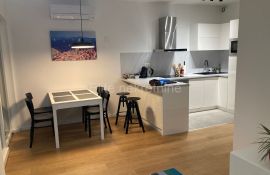 Kantrida - najam stana, 77 m2, balkoni, garažno mjesto!, Rijeka, Flat