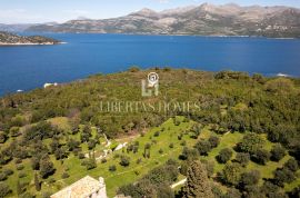Prodaja impozantnog zemljišta s ruševinama na otoku Lopudu kraj Dubrovnika, Dubrovnik - Okolica, Zemljište