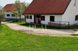 Prodaja kuće u Moravicama  3S+DB  100 m2, Vrbovsko, Casa