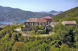 Dubrovnik, Petrovo selo – dvojna kuća s okućnicom i pomoćnim objektima na vrlo posebnoj lokaciji – 290 m2, Dubrovnik - Okolica, Casa