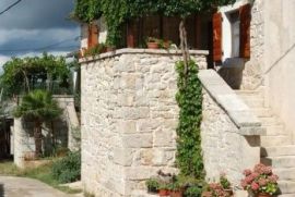Središnja Istra, autohtona kuća na top lokaciji, Pićan, Casa