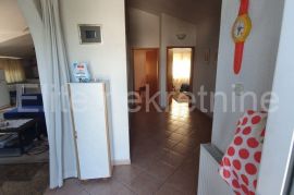 Novi Vinodolski - stan u kući 103,02 m2, Novi Vinodolski, Appartement