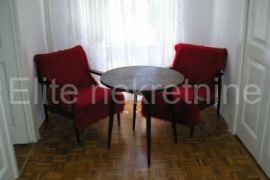 Jurandvor - prodaja 6 apartmanskih jedinica, Baška, House