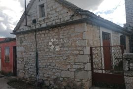 PRILIKA! Stara kamena kuća u Krč Dolcu kraj Primoštena, Šibenik, Дом