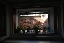 ISTRA, PULA Lijepi apartman s terasom u centru grada!, Pula, Appartamento