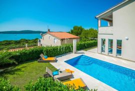 Istra-Pomer Villa 70m od mora sa pogledom, Medulin, Haus