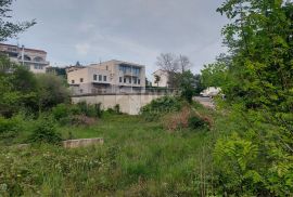 SRDOČI, MARTINKOVAC- građevinsko zemljište 800m2 s pogledom na more za obiteljsku kuću/ villu/ stambenu zgradu-stanove -apartmane/ kuću za iznajmljivanje - odmor s bazenom, Rijeka, Zemljište