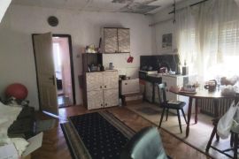 Prizemna kuća u Radničkom naselju ID#3451, Leskovac, Famiglia