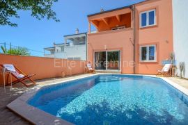 Istria, Loborika - terraced house for sale, 150m2, swimming pool!, Marčana, Kuća
