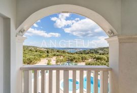 Sevid - luksuzna vila sa bazenom i otvorenim pogledom na more, Marina, Kuća