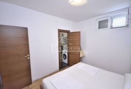Srima, Vodice- Stan s tri spavaće sobe, 400 m od plaže, Vodice, Apartamento