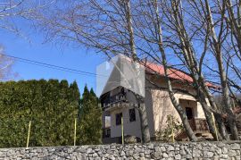 Breze, kuća sa okućnicom, Novi Vinodolski, Дом
