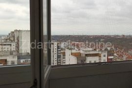 Stan sa lepim pogledom, Novi Beograd, شقة