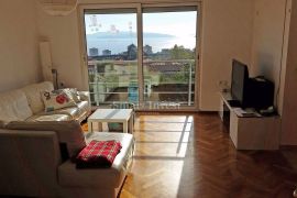PEHLIN, sunčan stan od 69 m2 sa balkonom, Rijeka, Διαμέρισμα