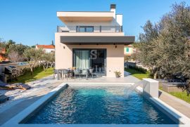 ISTRA – PREMANTURA, moderna smart home vila s bazenom blizu mora, prodaja, Medulin, Дом