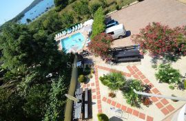 ISTRA - MEDULIN, apartmanska kuća s bazenom i pogledom na more - 400 m do mora!, Medulin, بيت