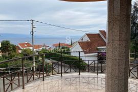 IČIĆI, samostojeća kuća od 460 m2 s pogledom na more, Opatija - Okolica, Σπίτι