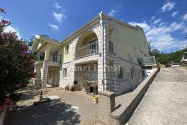 ŠMRIKA, kuća od 439.34 m2 s pogledom na more!, Kraljevica, Famiglia