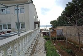 NOVI VINODOLSKI, kuća od 420 m2 na odličnoj lokaciji!, Novi Vinodolski, Ev