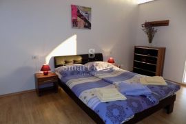 MARTINKOVAC, iznajmljuje se stan od 104 m2, Rijeka, Διαμέρισμα
