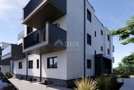 PULA, MEDULIN - apartman s terasom u prizemlju novogradnje 100 metara od plaže, Medulin, Appartement