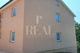 Komadić raja, samostojeća kuća S+P+1, 250 m2 netto površine!, Rijeka, Haus