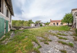 Kamena kuća s pomoćnim objektom i garažom, Svetvinčenat, Istra, Svetvinčenat, Haus