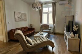 Četverosoban stan na atraktivnoj lokaciji - centar Osijeka, Osijek, Stan