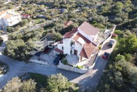 Čiovo, lijepa samostojeća kuća s otvorenim pogledom na more, Trogir, Дом