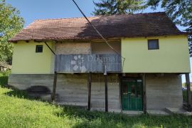 Odmah useljiva i namještena kuća s garažom za bagatelu, Gvozd, بيت