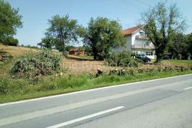 Gradilište u selu, Čazma, Земля