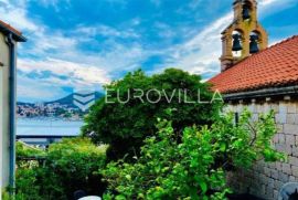 Dubrovnik, predivna kamena kuća s prostranim glorijetom, Dubrovnik, Kuća