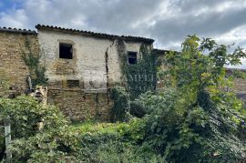 Povoljno Istra kamena kuća u nizu sa malenom okućnicom!, Buzet, Maison