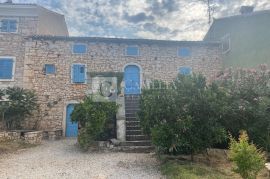 Istra okolica Višnjana izuzetno šarmantna kamena kuća!, Višnjan, Ev