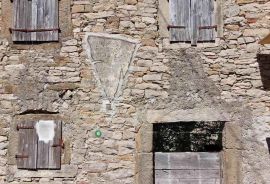 Kamena kuća Prodaja istarske kamene kuće u Draguć-u, Pazin, Haus