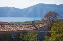 Otok Krk, grad Krk okolica, samostojeća kuća sa bazenom i pogledom na more, Krk, Casa