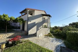 Apartmanska kuća u nizu, Banjole, Istra, Medulin, Haus