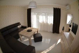 Apartmanska kuća na prodaju, Medulin, Istra, Medulin, Ev