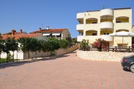 Apartmanska kuća na prodaju, Medulin, Istra, Medulin, Famiglia