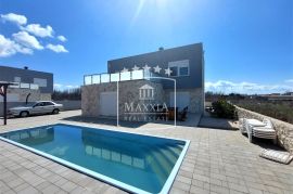 Privlaka - Moderna villa s bazenom 197m2 - 499000€, Privlaka, Дом
