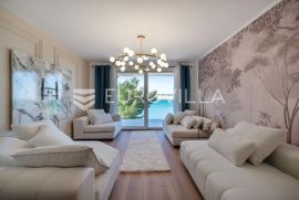 Rovanjska, dizajnerski luksuzan dvosobni stan s pogledom i pristupom plaži NKP 90 m2, Jasenice, Appartment