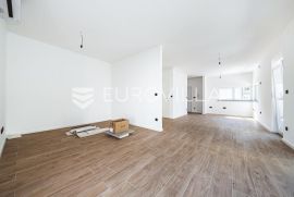 Zagreb, Lučko, četverosoban stan 120 m2, s vrtom i VPM, PRVI NAJAM, Zagreb, Διαμέρισμα